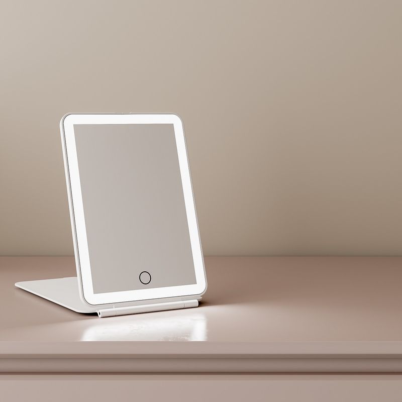 MINI-ESPEJO-PLEGABLE-C-LUZ-LED