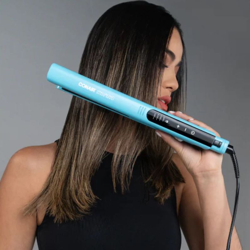 PLANCHA HYALURONIC CONAIR